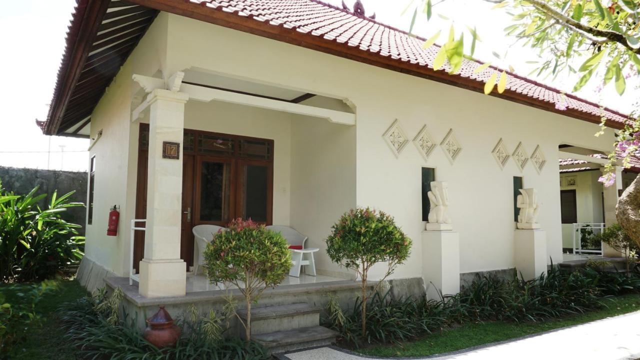 Puri Rinjani Bungalows & Hostel Kuta  Eksteriør billede